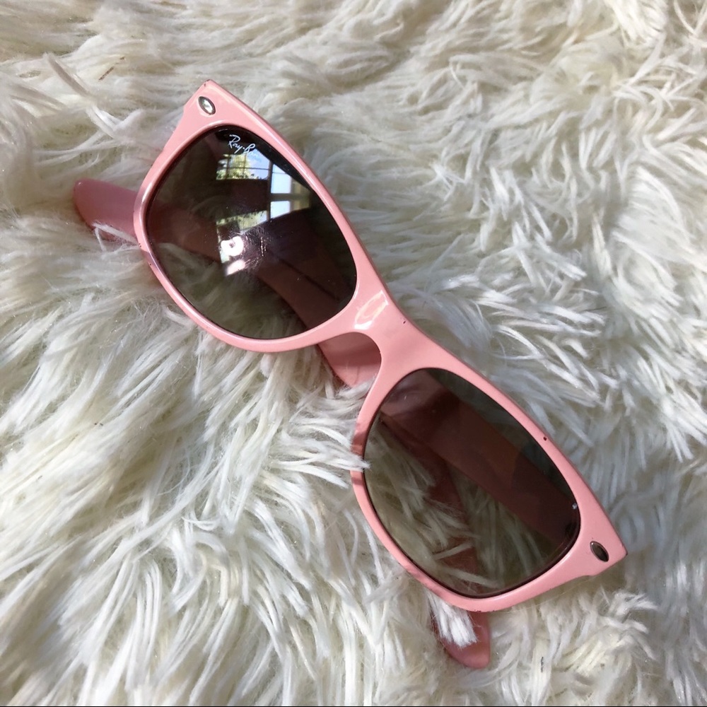 Raybans New Wayfarer Sunglasses